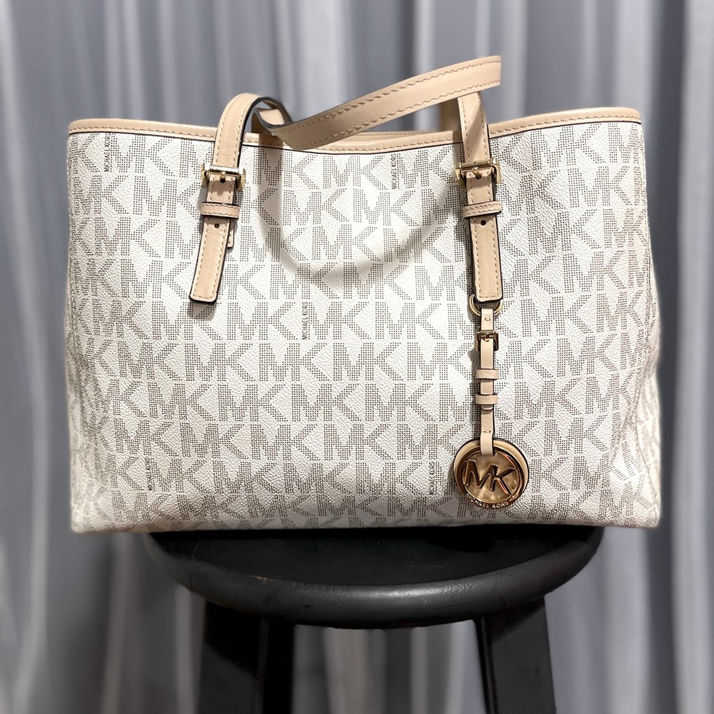 Michael Kors Travel purse